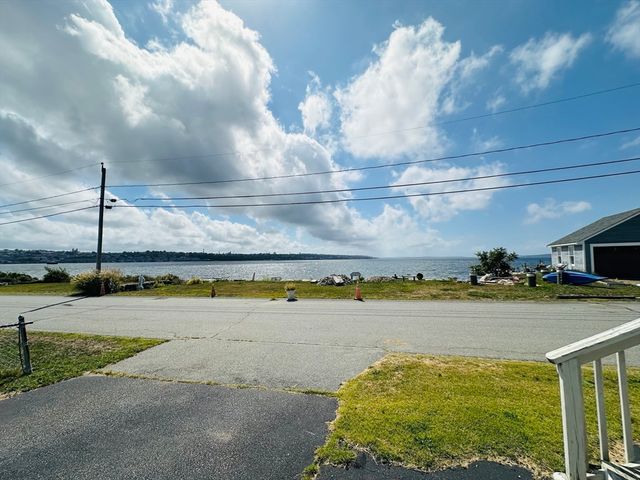 12 Ripley St, Somerset, MA 02725