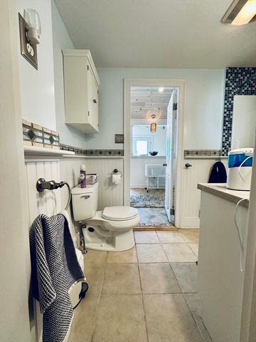 12 Ripley St, Somerset, MA 02725