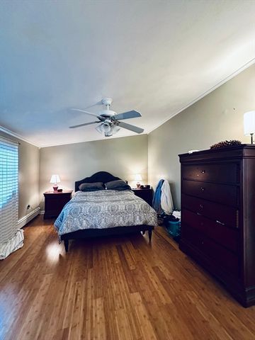 12 Ripley St, Somerset, MA 02725