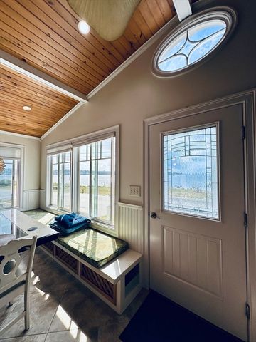 12 Ripley St, Somerset, MA 02725