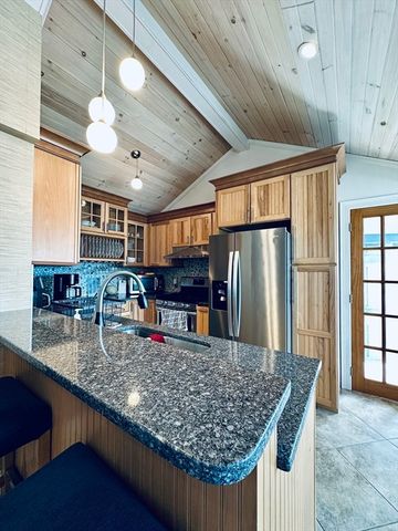 12 Ripley St, Somerset, MA 02725