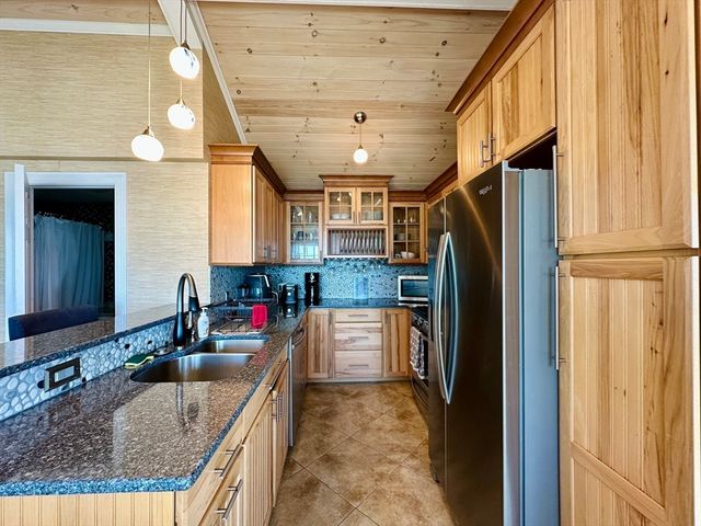 12 Ripley St, Somerset, MA 02725