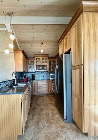 12 Ripley St, Somerset, MA 02725