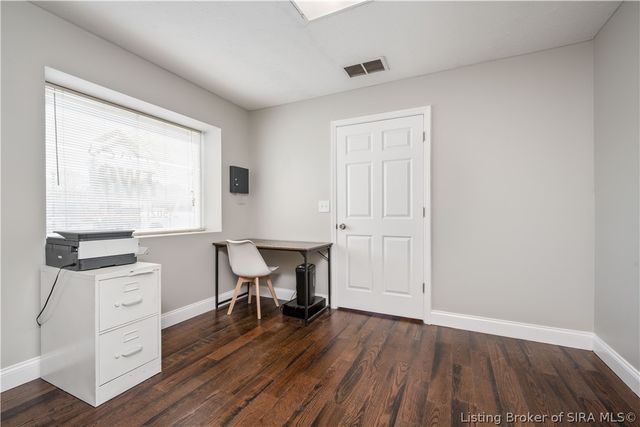 801 E 10th Street, Jeffersonville, IN 47130