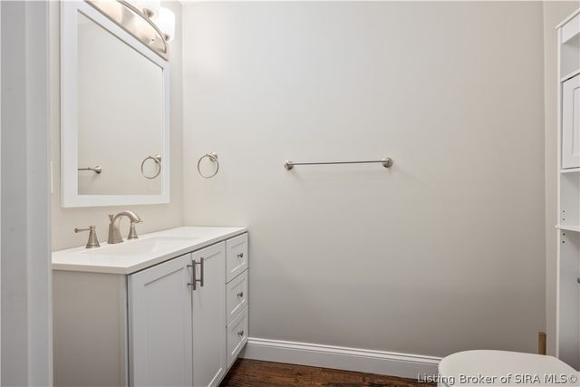 801 E 10th Street, Jeffersonville, IN 47130