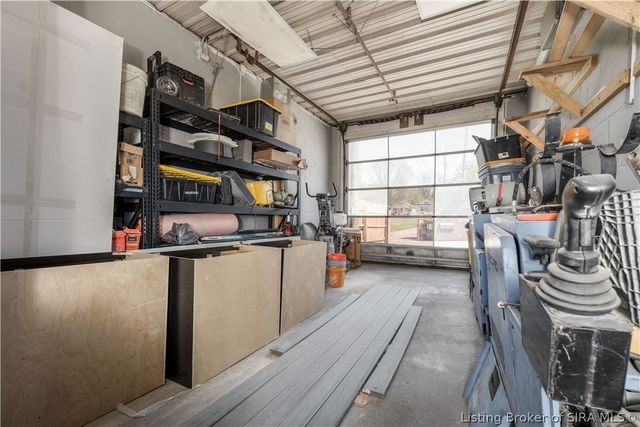 801 E 10th Street, Jeffersonville, IN 47130