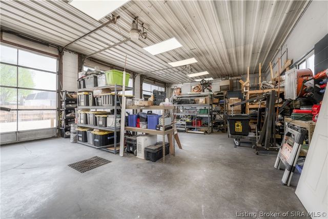 801 E 10th Street, Jeffersonville, IN 47130