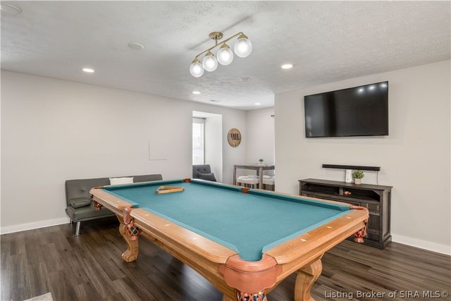 801 E 10th Street, Jeffersonville, IN 47130