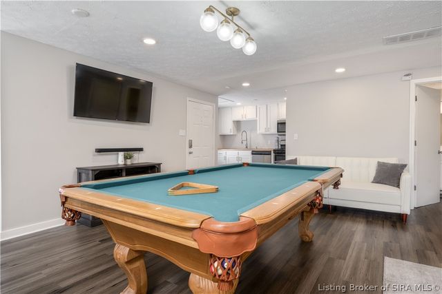 801 E 10th Street, Jeffersonville, IN 47130