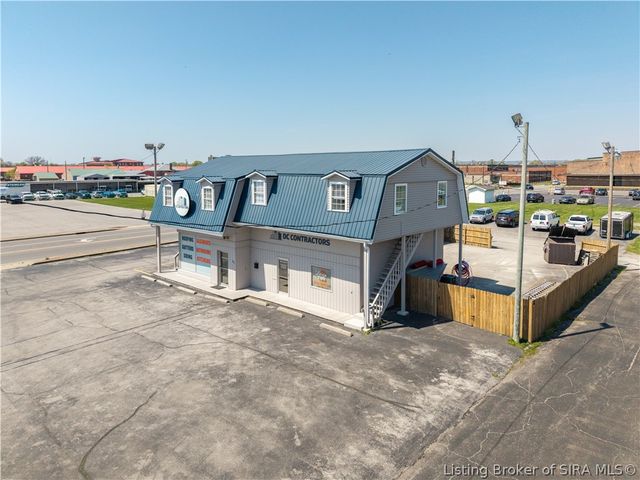 801 E 10th Street, Jeffersonville, IN 47130