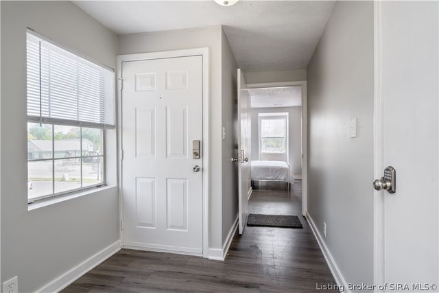 801 E 10th Street, Jeffersonville, IN 47130