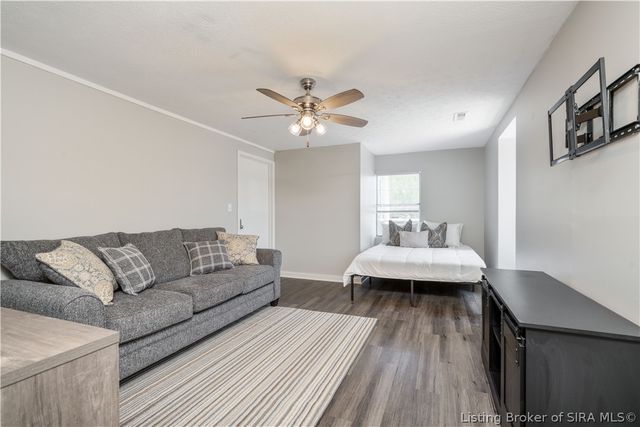 801 E 10th Street, Jeffersonville, IN 47130