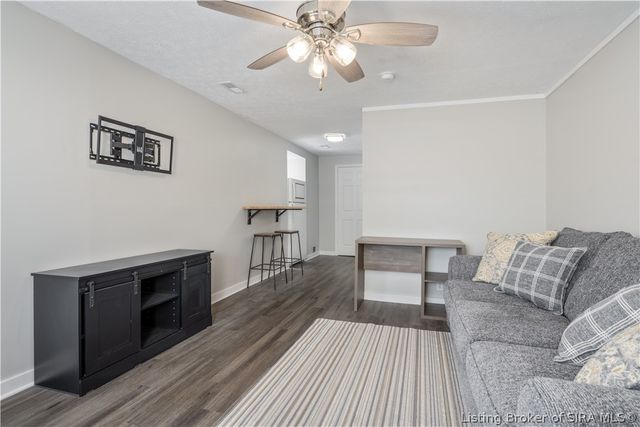 801 E 10th Street, Jeffersonville, IN 47130