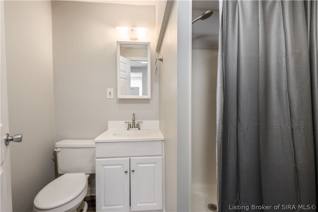 801 E 10th Street, Jeffersonville, IN 47130