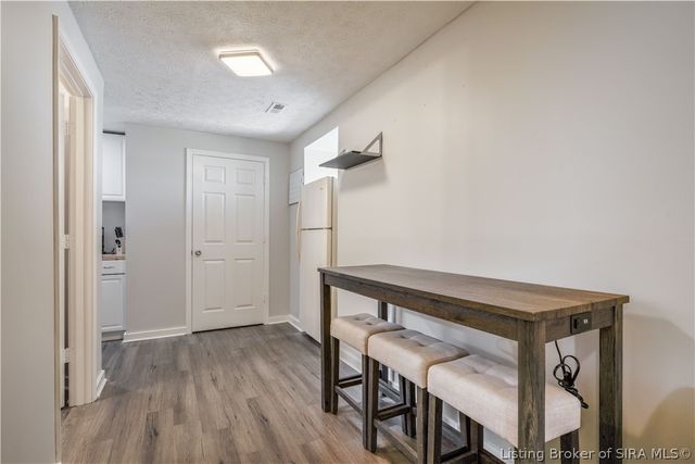 801 E 10th Street, Jeffersonville, IN 47130