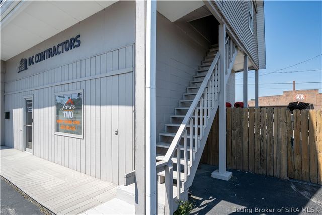 801 E 10th Street, Jeffersonville, IN 47130