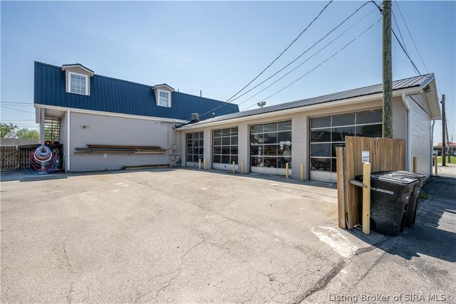 801 E 10th Street, Jeffersonville, IN 47130