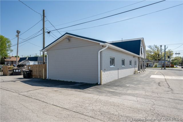 801 E 10th Street, Jeffersonville, IN 47130