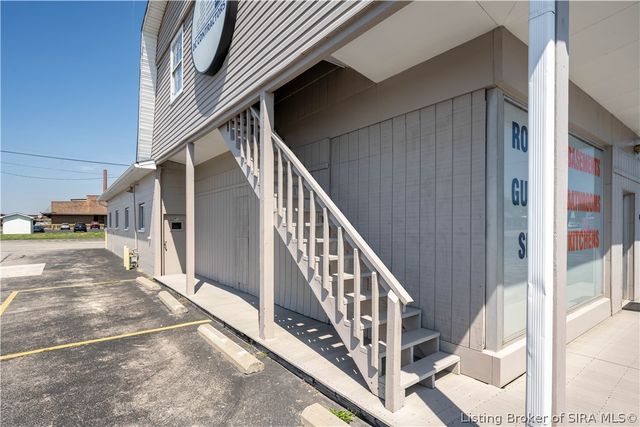 801 E 10th Street, Jeffersonville, IN 47130