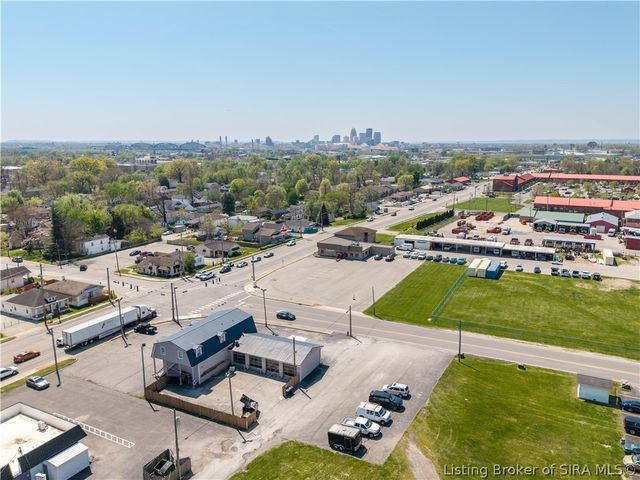 801 E 10th Street, Jeffersonville, IN 47130