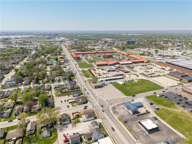 801 E 10th Street, Jeffersonville, IN 47130