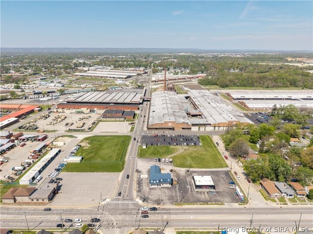 801 E 10th Street, Jeffersonville, IN 47130