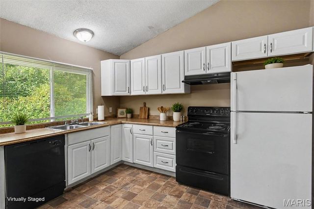 12673 Willow Trail Drive, Black Jack, MO 63033