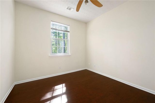548 W Oaks Drive, Woodstock, GA 30188