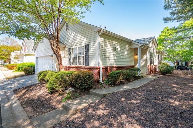548 W Oaks Drive, Woodstock, GA 30188