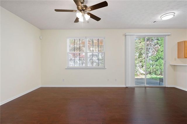 548 W Oaks Drive, Woodstock, GA 30188
