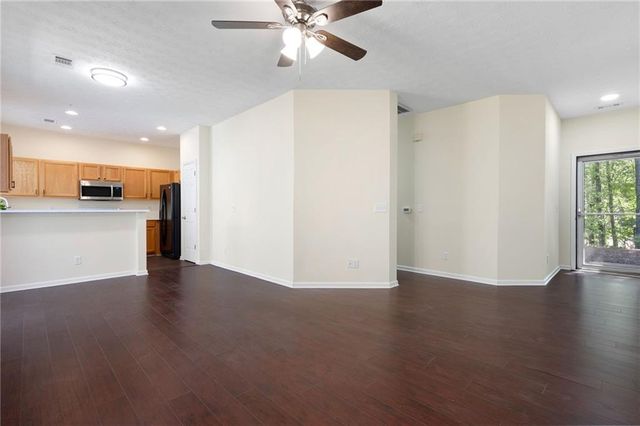 548 W Oaks Drive, Woodstock, GA 30188
