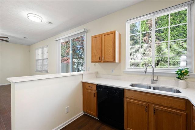 548 W Oaks Drive, Woodstock, GA 30188