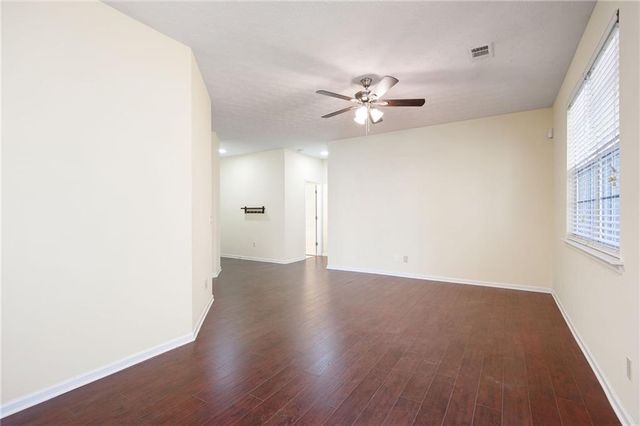 548 W Oaks Drive, Woodstock, GA 30188