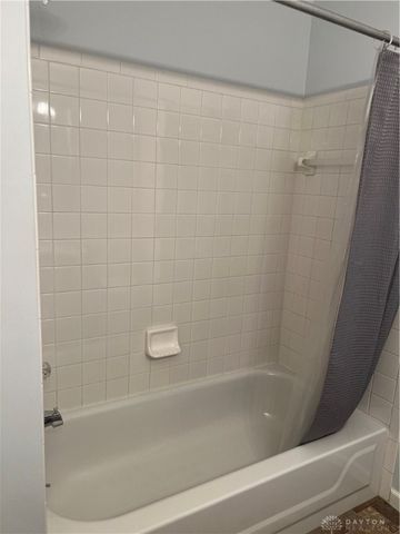 3126 Lakeview Court 3126, Springfield, OH 45503