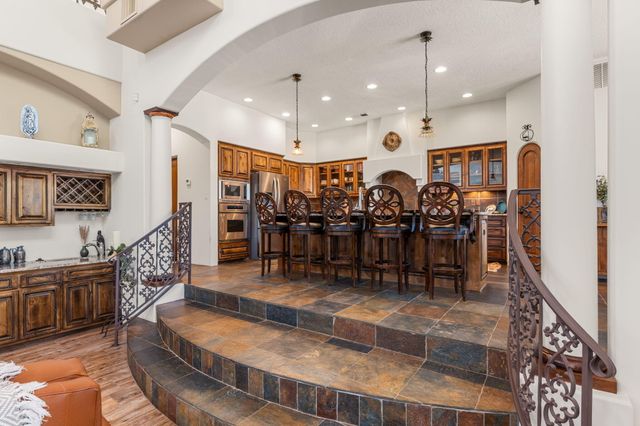 746 Chamisal Road NW, Los Ranchos, NM 87107
