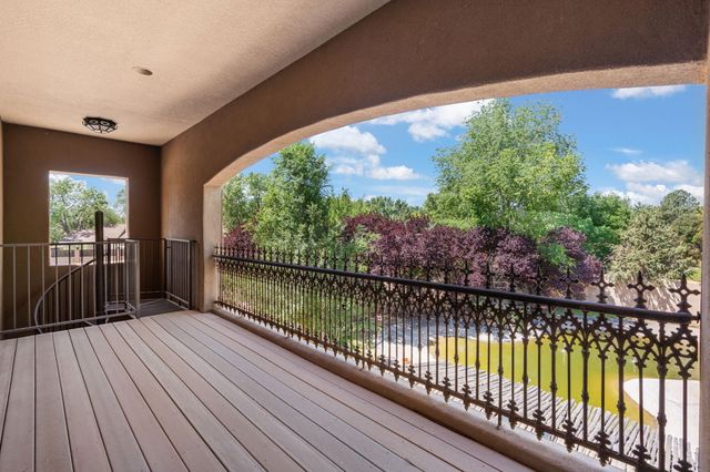 746 Chamisal Road NW, Los Ranchos, NM 87107