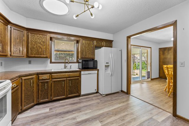 7801 E Pagent Ln, Wichita, KS 67206