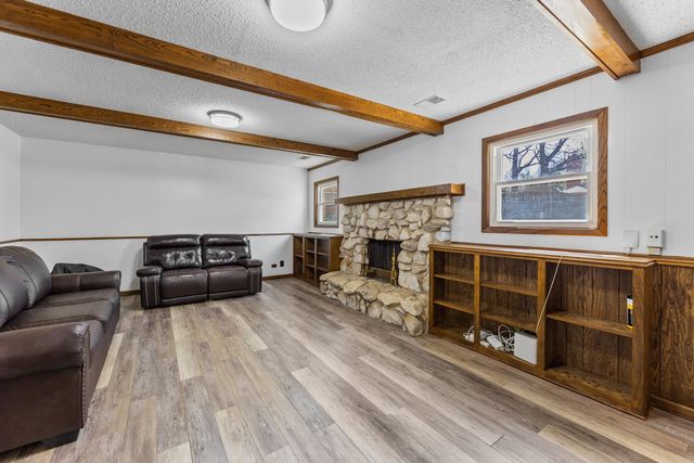 7801 E Pagent Ln, Wichita, KS 67206