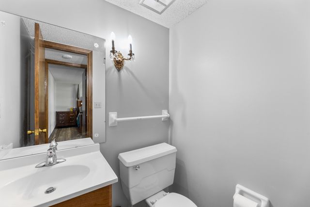 7801 E Pagent Ln, Wichita, KS 67206