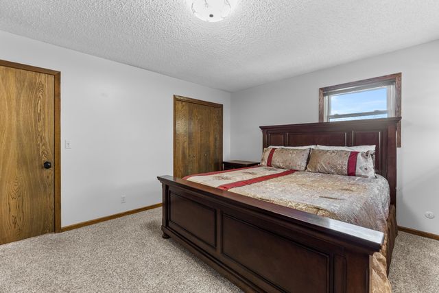 7801 E Pagent Ln, Wichita, KS 67206