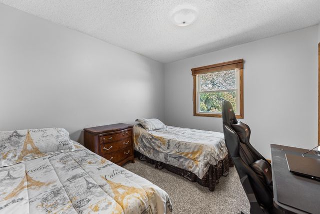 7801 E Pagent Ln, Wichita, KS 67206