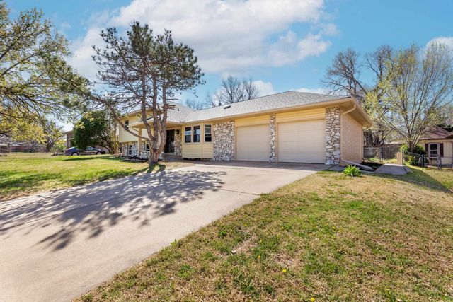 7801 E Pagent Ln, Wichita, KS 67206