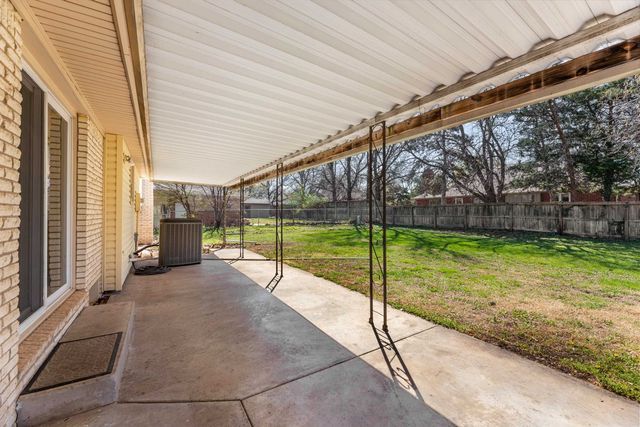 7801 E Pagent Ln, Wichita, KS 67206