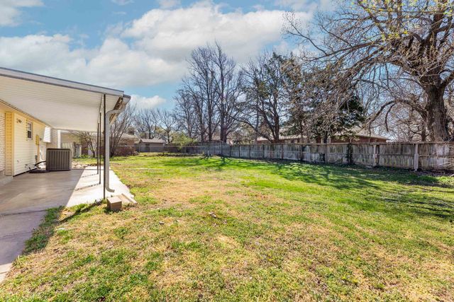 7801 E Pagent Ln, Wichita, KS 67206