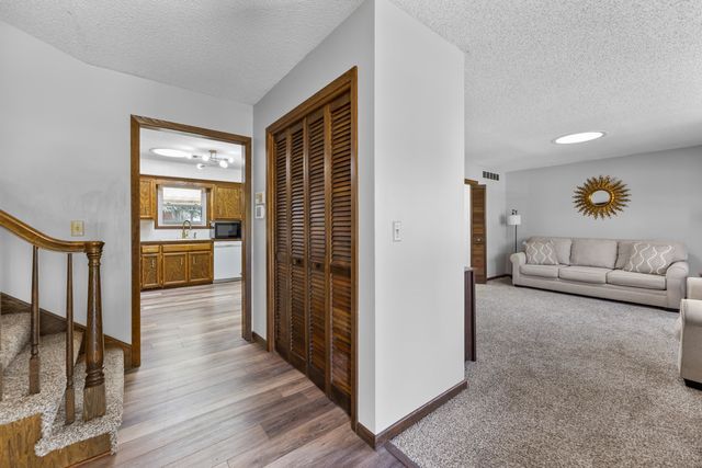 7801 E Pagent Ln, Wichita, KS 67206