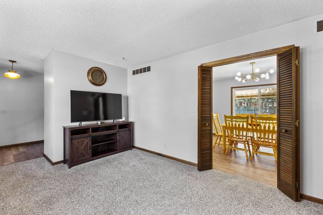 7801 E Pagent Ln, Wichita, KS 67206