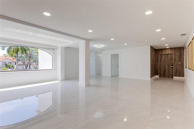 3571 Magellan Circle 343-4, Aventura, FL 33180