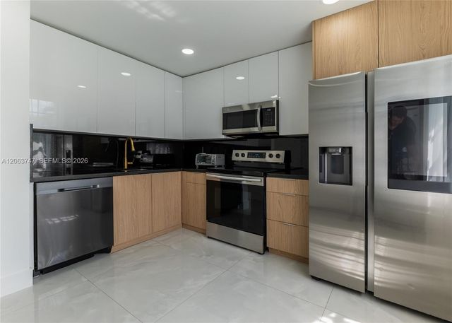3571 Magellan Circle 343-4, Aventura, FL 33180