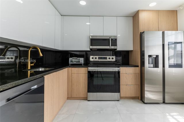 3571 Magellan Circle 343-4, Aventura, FL 33180