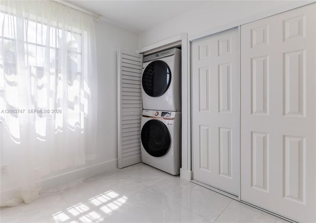 3571 Magellan Circle 343-4, Aventura, FL 33180